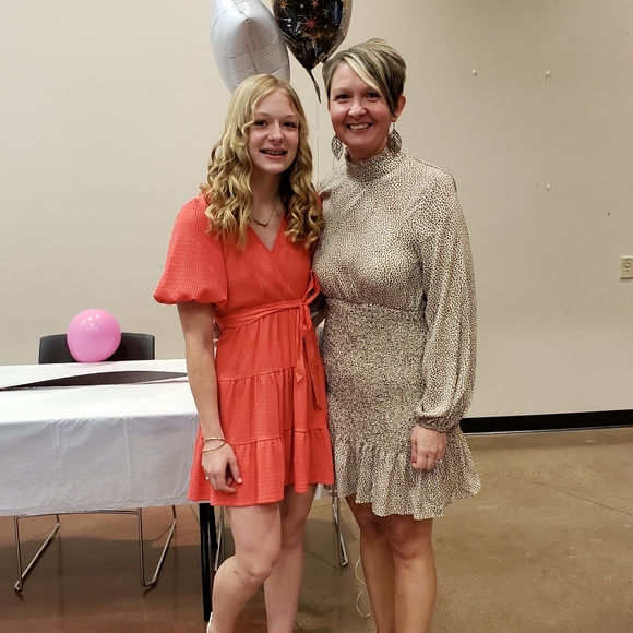 Meet your Posher, Heather - Picture 1 of 1